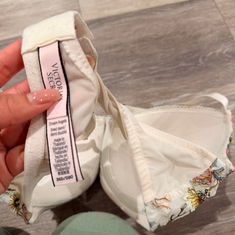 Victoria Secret Floral Lightly Demi Padded Size 36 D - Picture 4 of 4